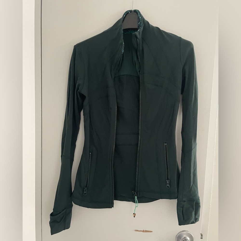 Green Lululemon zip up jacket size 2